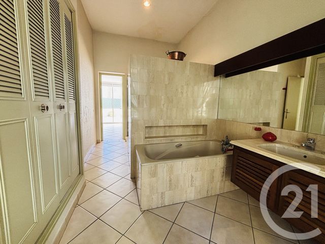 Appartement F5 à vendre - 5 pièces - 135.0 m2 - PERPIGNAN - 66 - LANGUEDOC-ROUSSILLON - Century 21 Côté Sud Immo
