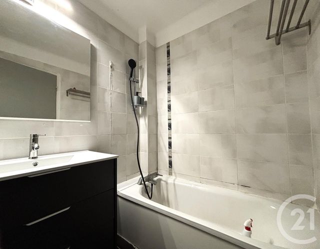 Appartement T3 à vendre - 3 pièces - 62.13 m2 - PERPIGNAN - 66 - LANGUEDOC-ROUSSILLON - Century 21 Côté Sud Immo
