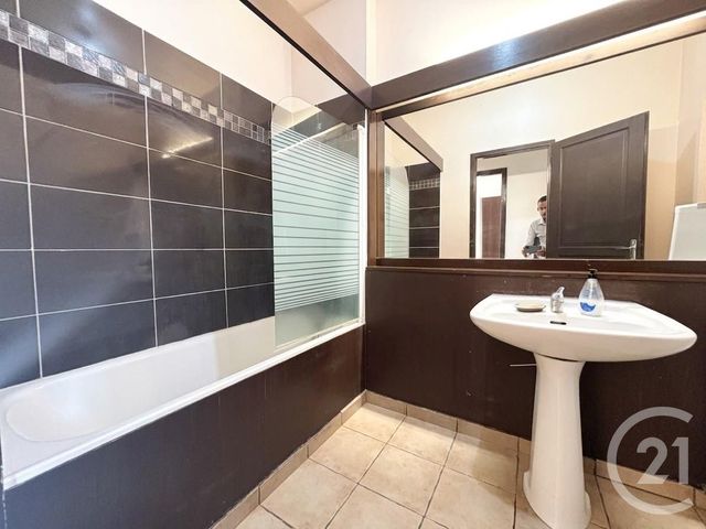 Appartement T4 à vendre - 5 pièces - 106.5 m2 - PERPIGNAN - 66 - LANGUEDOC-ROUSSILLON - Century 21 Côté Sud Immo